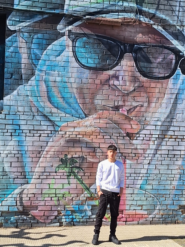 Sudadera Unisex Bordada Urban Button 4085 con Letras en la Espalda